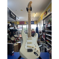 SECOND HAND STRATOCASTER COPY ELECTRIC GUITAR - STATUS